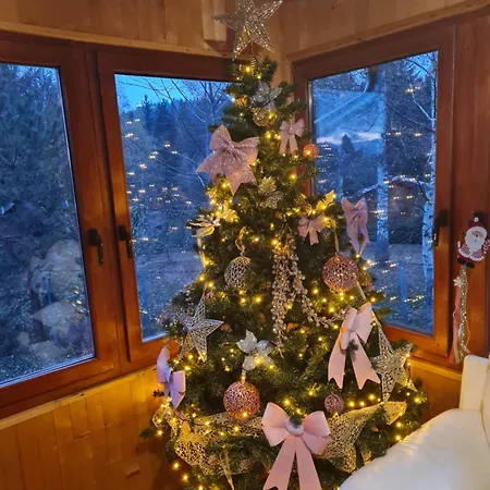 Planinska Kuca Ella * Jelik